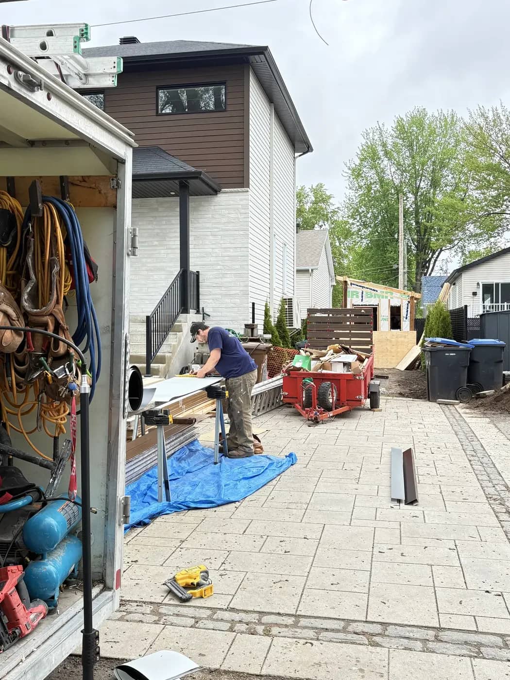 Revêtement extérieur résidentiel réalisé par Les Entreprises EJA à Montréal