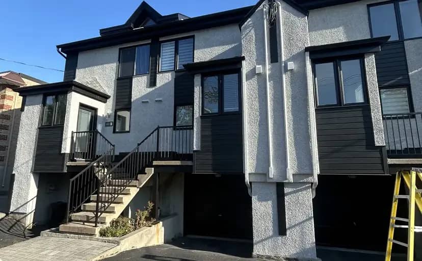 Revêtement extérieur résidentiel réalisé par Les Entreprises EJA à Montréal
