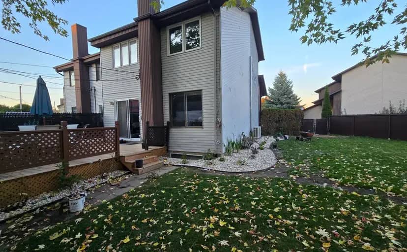 Revêtement extérieur résidentiel réalisé par Les Entreprises EJA à Montréal