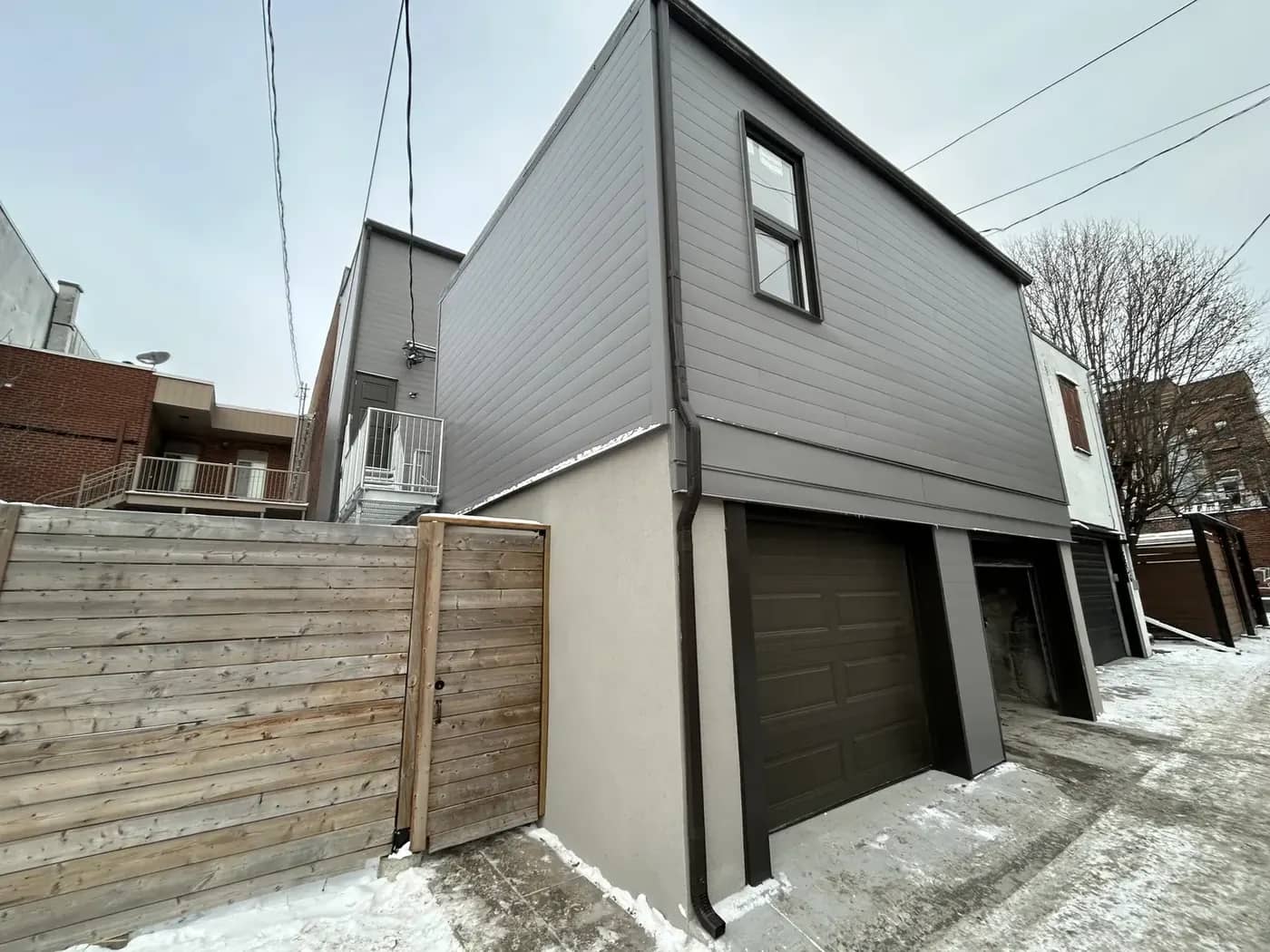 Revêtement extérieur résidentiel réalisé par Les Entreprises EJA à Montréal